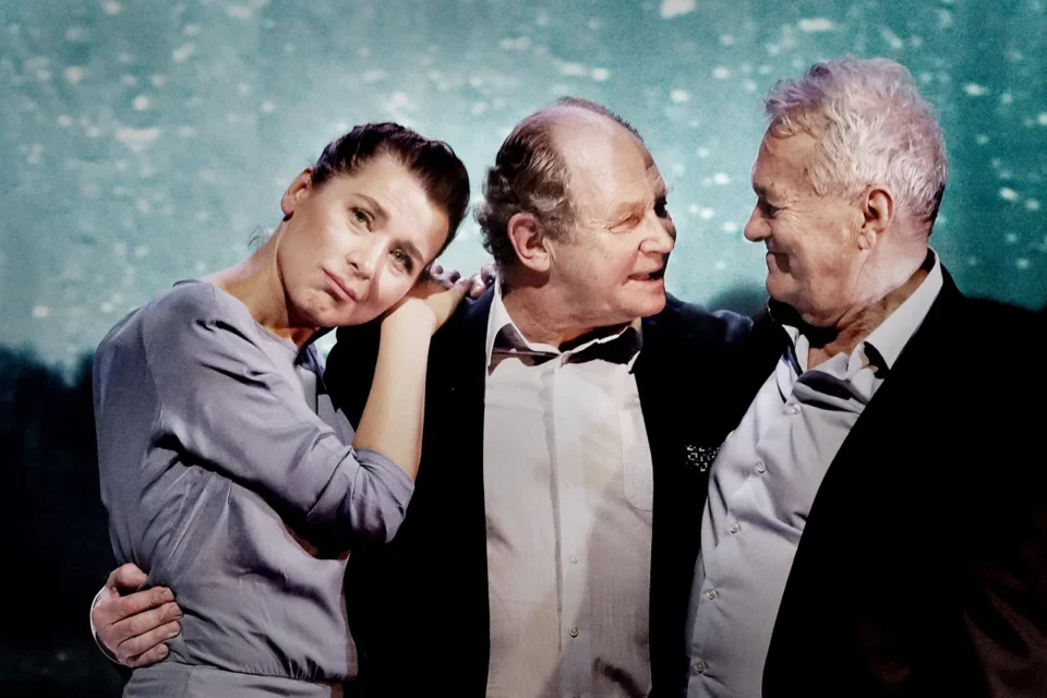 OLYMPUS DIGITAL CAMERA          03 18 2016 LUBLIN TEATR STARY Letnie osy kasaja nas nawet w listopadzie Teatr Dramatyczny M. St. Warszawy FOT DOROTA AWIORKO