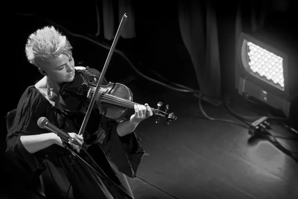 10 12 2014 LUBLIN UL JEZUICKA TEATR STARY KONCERT MAREK ANDRZEJEWSKI - AKUSTYCZNIE FOT WOJCIECH NIESPIALOWSKI / TS