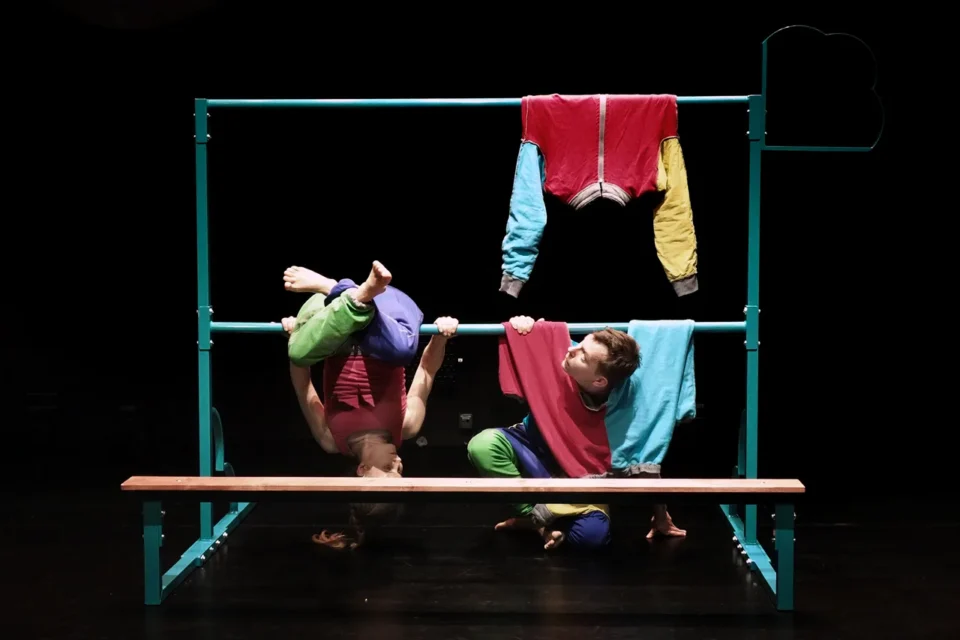 20 02 2016 LUBLIN TEATR STARY SPEKTAKL DLA DZIECI DO GORY NOGAMI TEATR ATOFRI POZNAN FOT DOROTA AWIORKO