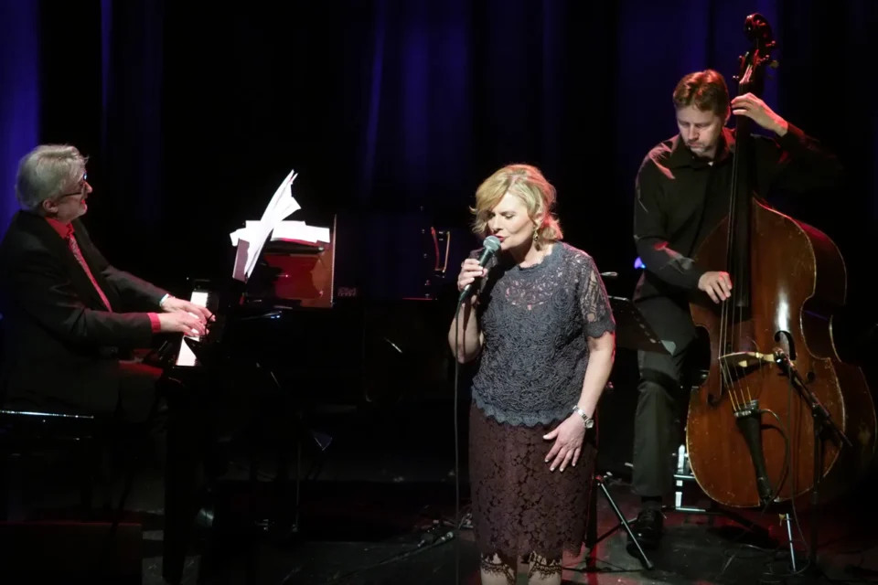 14 06 2017 LUBLIN UL JEZUICKA TEATR STARY KONCERT GRAZYNA AUGUSCIK I ANDRZEJ JAGODZINSKI TRIO " SZEPTEM " FOT WOJCIECH NIESPIALOWSKI