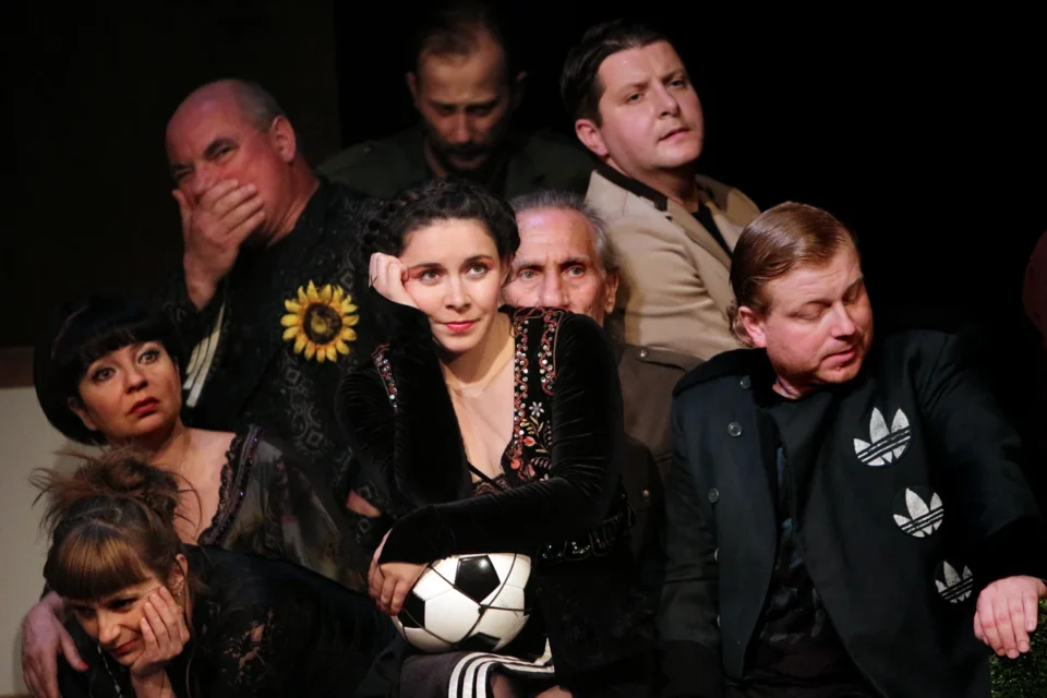 22.06.2013 LUBLIN UL JEZUICKA TEATR STARY SPEKTAKL TEATRU BAGATELA MY W FINALE 2014 FOT DOROTA AWIORKO - KLIMEK