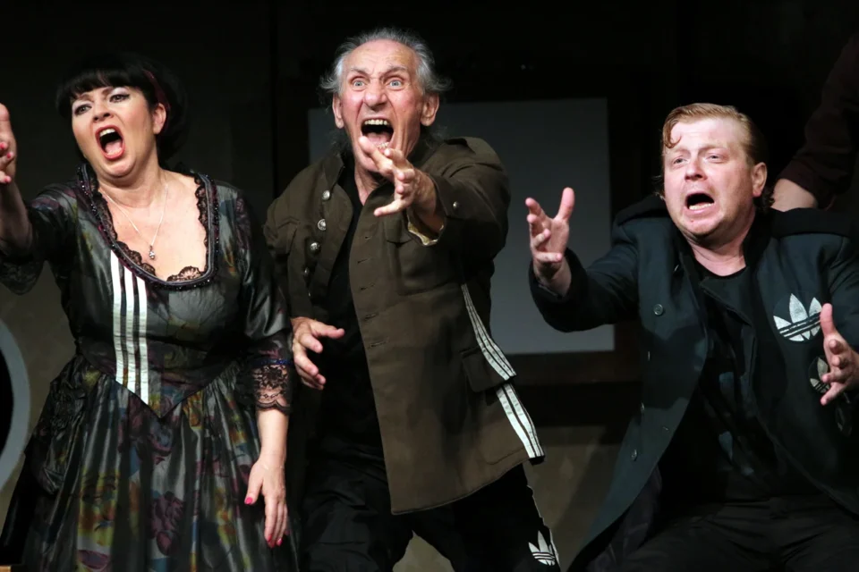 22.06.2013 LUBLIN UL JEZUICKA TEATR STARY SPEKTAKL TEATRU BAGATELA MY W FINALE 2014 FOT DOROTA AWIORKO - KLIMEK