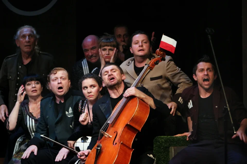 22.06.2013 LUBLIN UL JEZUICKA TEATR STARY SPEKTAKL TEATRU BAGATELA MY W FINALE 2014 FOT DOROTA AWIORKO - KLIMEK