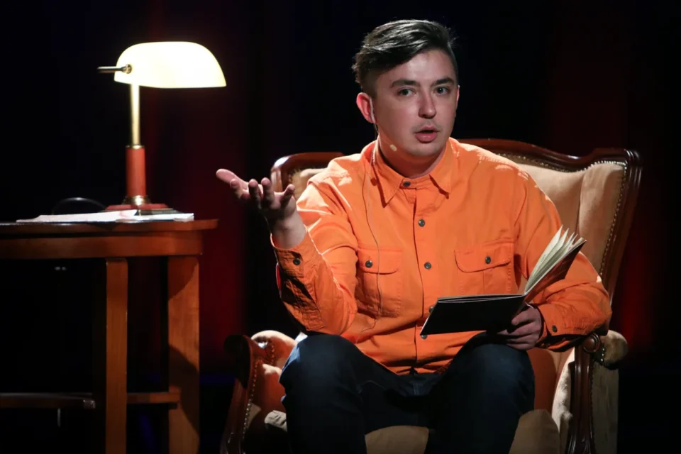 09 11 2014 LUBLIN UL JEZUICKA TEATR STARY BAJKOWA NIEDZIELA CZYTAL MATEUSZ NOWAK FOT WOJCIECH NIESPIALOWSKI / TS