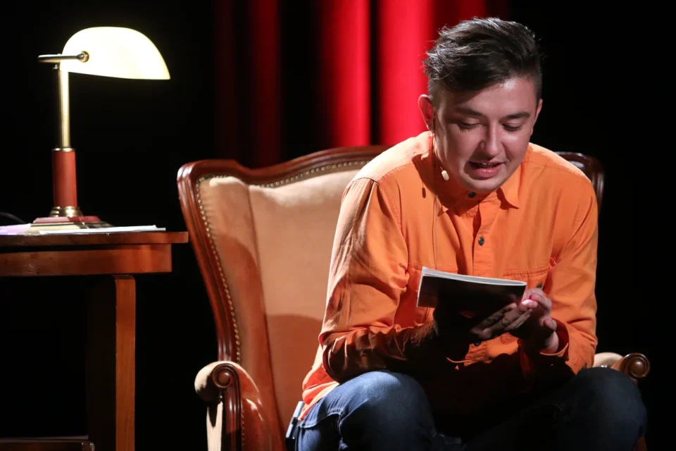 09 11 2014 LUBLIN UL JEZUICKA TEATR STARY BAJKOWA NIEDZIELA CZYTAL MATEUSZ NOWAK FOT WOJCIECH NIESPIALOWSKI / TS