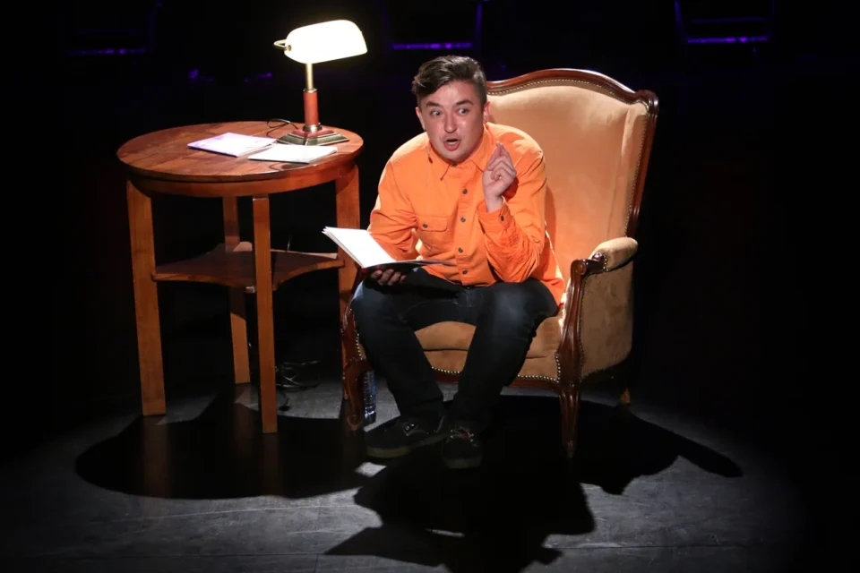 09 11 2014 LUBLIN UL JEZUICKA TEATR STARY BAJKOWA NIEDZIELA CZYTAL MATEUSZ NOWAK FOT WOJCIECH NIESPIALOWSKI / TS