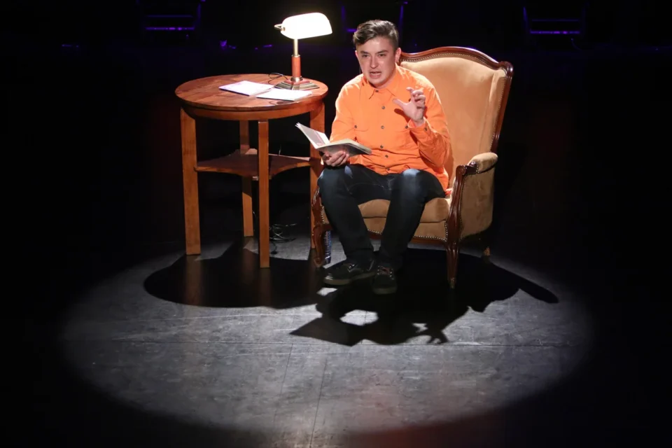 09 11 2014 LUBLIN UL JEZUICKA TEATR STARY BAJKOWA NIEDZIELA CZYTAL MATEUSZ NOWAK FOT WOJCIECH NIESPIALOWSKI / TS