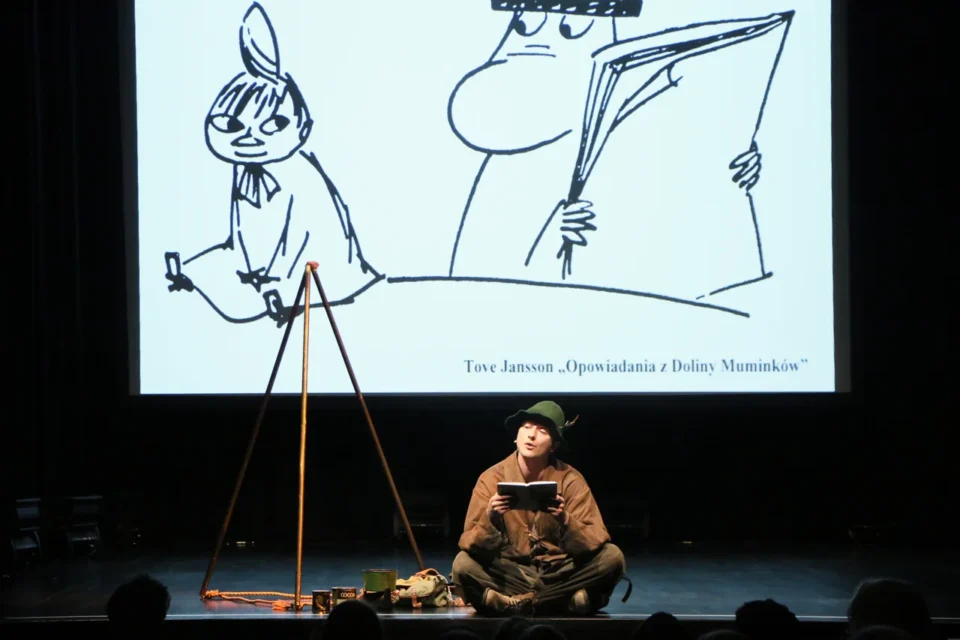 10 11 2013 LUBLIN UL JEZUICKA TEATR STARY BAJKOWA NIEDZIELA N/Z PRZEMYSLAW STIPPA WOJCIECH NIESPIALOWSKI