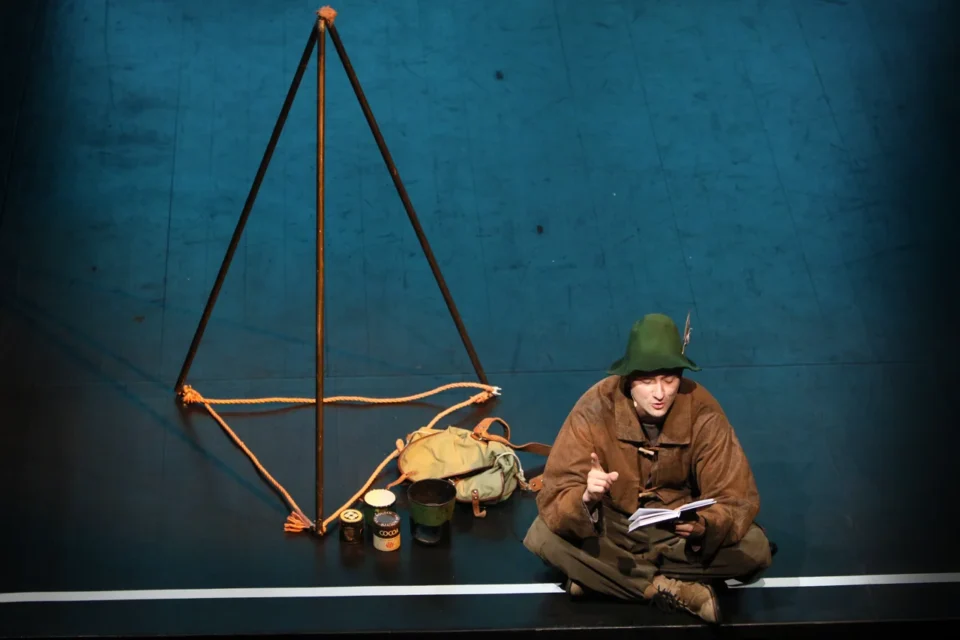 10 11 2013 LUBLIN UL JEZUICKA TEATR STARY BAJKOWA NIEDZIELA N/Z PRZEMYSLAW STIPPA WOJCIECH NIESPIALOWSKI