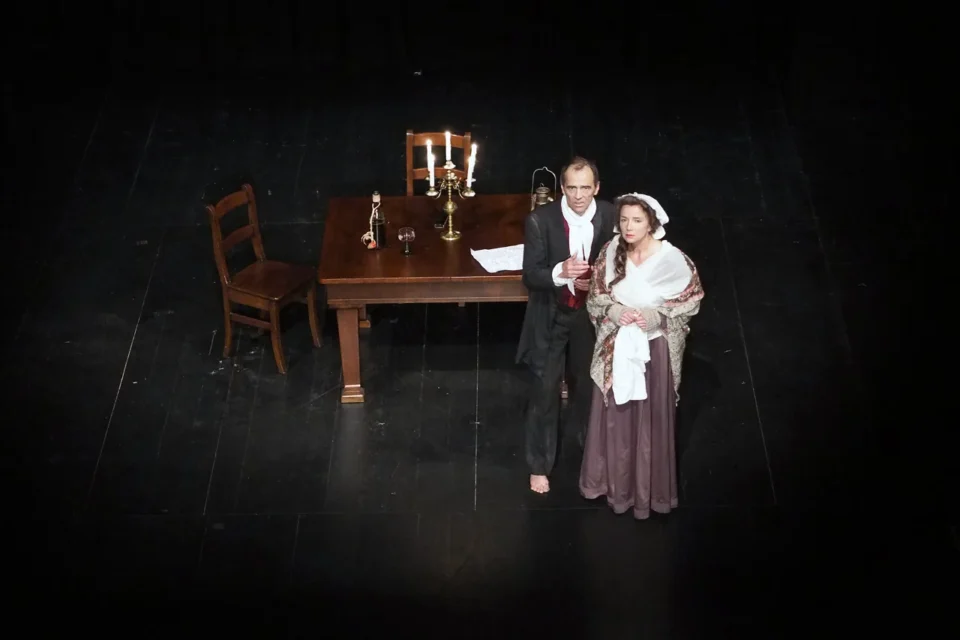 23 05 2015 LUBLIN UL JEZUICKA SPEKTAKL ZA 250 GROSZY - PAN BARON PRZYCHODZI BOSO I PLACI GUZIKIEM FOT WOJCIECH NIESPIALOWSKI / TS