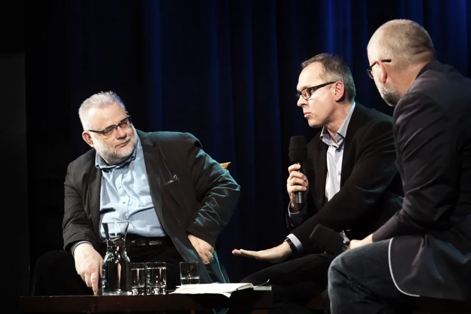 OLYMPUS DIGITAL CAMERA          20 101 2016 UL JEZUICKA LUBLIN TEATR STARY BITWA O KULTURE SWIAT SZUKA ZAPOMNIANYCH Jacek Sieradzki I Jacek Kopcinski