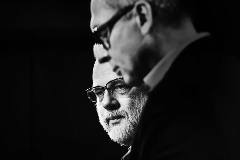 OLYMPUS DIGITAL CAMERA          20 101 2016 UL JEZUICKA LUBLIN TEATR STARY BITWA O KULTURE SWIAT SZUKA ZAPOMNIANYCH Jacek Sieradzki I Jacek Kopcinski