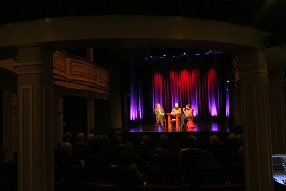 02 10 2012 LUBLIN TEATR STARY BITWA O LITERATURE TO IDZIE MLODOSC ALE CZY NAPEWNO FOT DOROTA AWIORKO - KLIMEK