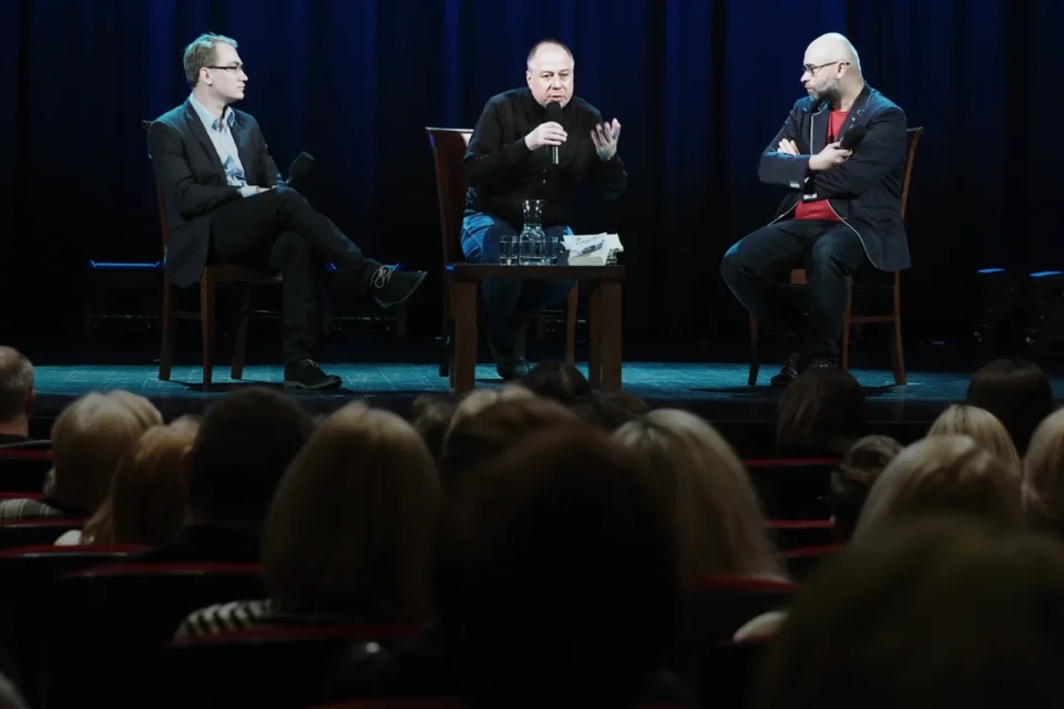 OLYMPUS DIGITAL CAMERA          23 02 2016 BITWA O LITERATURE HLASKO REVISITED PROWADZENIE LUKASZ DREWNIAK GOSC RADOSLAW MLYNARCZYK I KRZYSZTOF VARGA FOT DOROTA AWIORKO