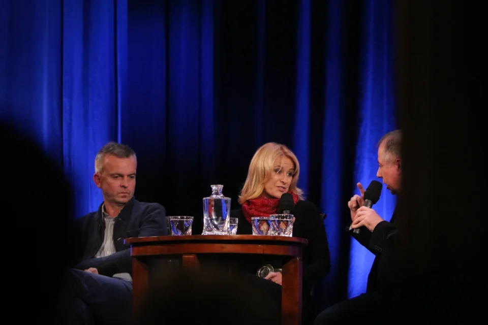 27 11 2012 LUBLIN BITWA O LITERATURE KONIEC FIKCJI CZAS NIEFIKCJI  Prowadzenie Krzysztof Varga