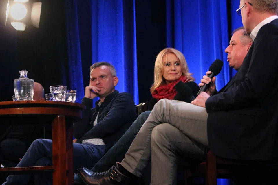 27 11 2012 LUBLIN BITWA O LITERATURE KONIEC FIKCJI CZAS NIEFIKCJI  Prowadzenie Krzysztof Varga