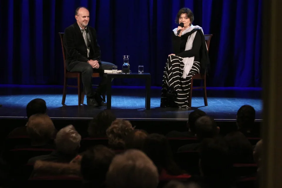 29 01 2013 LUBLIN TEATR STARY BITWA O LITERATURE CZY LITERATURA MA SENS  FOT PROWADZENIE GRAZYNA LUTOSLAWSKA GOSC MAREK BINCZYK DOROTA AWIORKO - KLIMEK