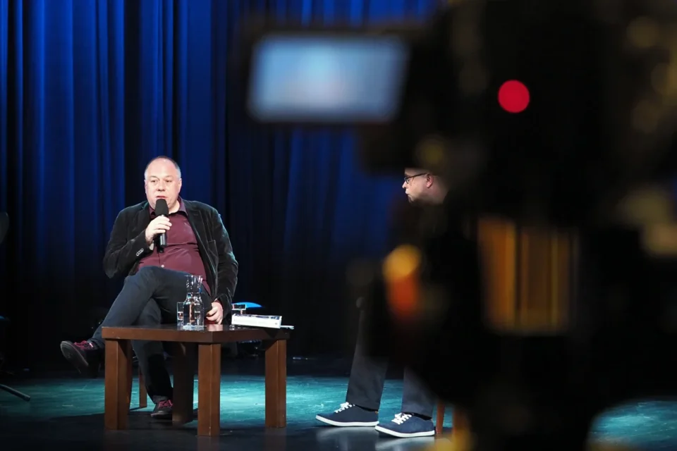 05 05 2015 LUBLIN UL JEZUICKA TEATR STARY BITWA O LITERATURE PREMIERA NOWEJ KSIAZKI KRZYSZTOFA VARGI FOT WOJCIECH NIESPIALOWSKI / TS