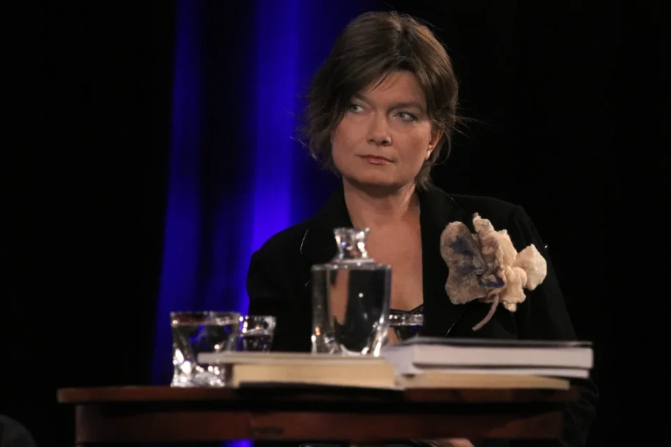 04 12 2012 LUBLIN UL JEZUICKA TEATR STARY BITWA O LITERATURE SZTUKMISTRZ Z LUBLINA ODWIEDZA SKLEPY CYNAMONOWE FOT WOJCIECH NIESPIALOWSKI *** Local Caption *** Prowadzenie: Grażyna Lutosławska