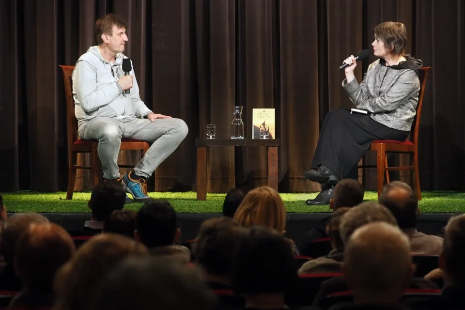 07 02 2017 LUBLIN UL JEZUICKA TEAT STARY BITWA O LITERATURE " MIEDZY BIEGUNAMI " FOT WOJCIECH NIESPIALOWSKI