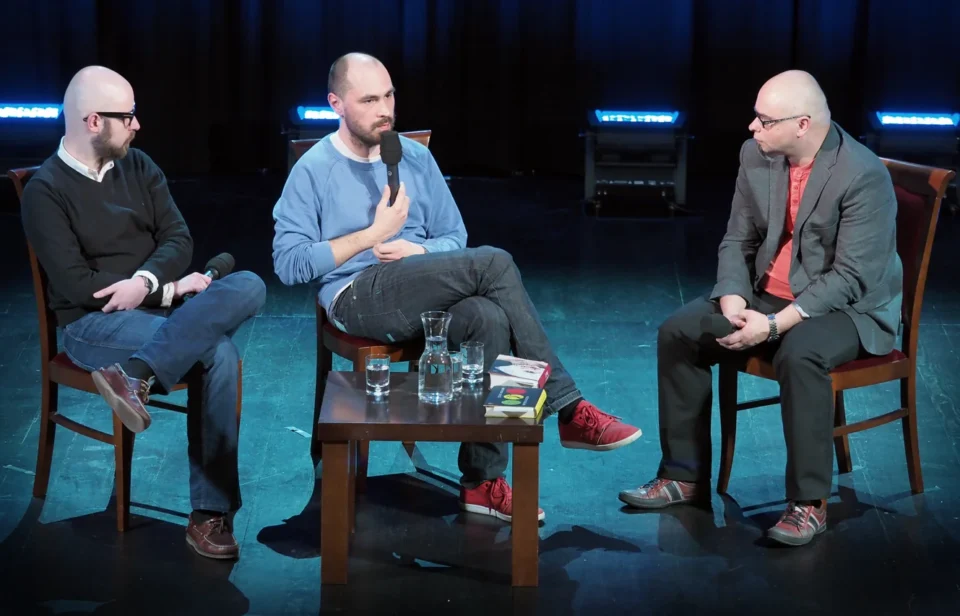 07 04 2015 LUBLIN UL JEZUICKA TEATR STARY BITWA O LITERATURE - WYKLUCZENI I WKURZENI GOSCIE: WOJCIECH ENGELKING I JAKUB ZULCZYK FOT WOJCIECH NIESPIALOWSKI / TS