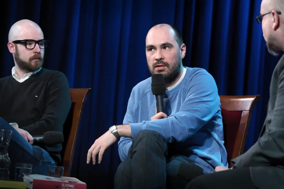 07 04 2015 LUBLIN UL JEZUICKA TEATR STARY BITWA O LITERATURE - WYKLUCZENI I WKURZENI GOSCIE: WOJCIECH ENGELKING I JAKUB ZULCZYK FOT WOJCIECH NIESPIALOWSKI / TS