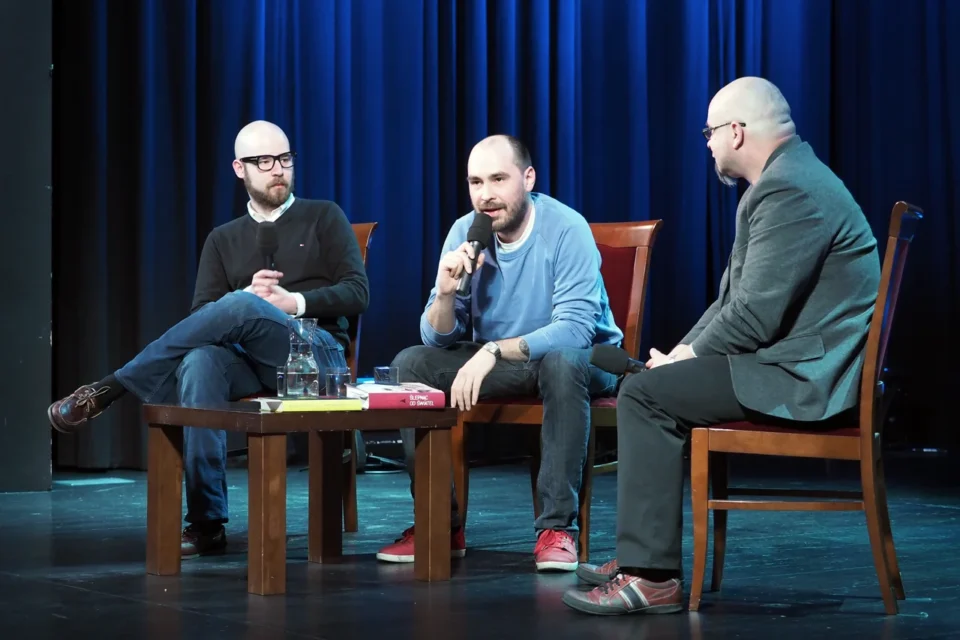 07 04 2015 LUBLIN UL JEZUICKA TEATR STARY BITWA O LITERATURE - WYKLUCZENI I WKURZENI GOSCIE: WOJCIECH ENGELKING I JAKUB ZULCZYK FOT WOJCIECH NIESPIALOWSKI / TS