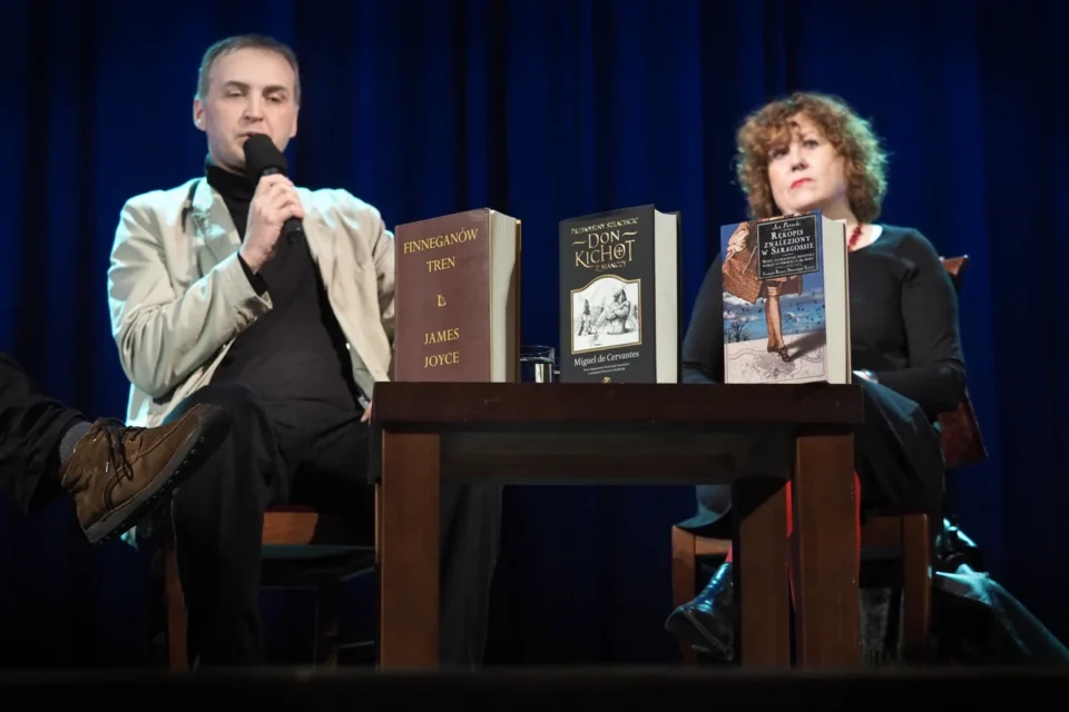 09 02 2016 LUBLIN UL JEZUICKA TEATR STARY BITWA O LITERATURE TEMAT LOST ( AND FOUND ) IN TRANSLATION PROWADZENIE LUKASZ DREWNIAK Z UDZIALEM KRZYSZTOF BARTNICKI WOJCIECH CHARCHALIS ANNA WASILEWSKA FOT WOJCIECH NIESPIALOWSKI / TS