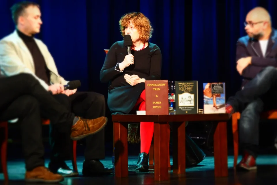 09 02 2016 LUBLIN UL JEZUICKA TEATR STARY BITWA O LITERATURE TEMAT LOST ( AND FOUND ) IN TRANSLATION PROWADZENIE LUKASZ DREWNIAK Z UDZIALEM KRZYSZTOF BARTNICKI WOJCIECH CHARCHALIS ANNA WASILEWSKA FOT WOJCIECH NIESPIALOWSKI / TS