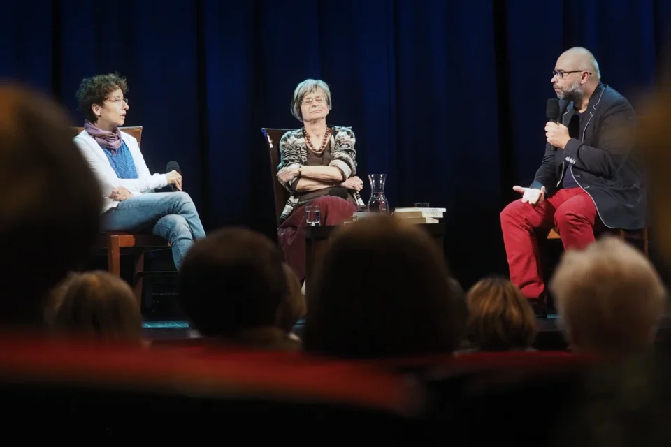 18 10 2016 LUBLIN UL JEZUICKA TEATR STARY BITWA O LITERATURE - GORA TOMASZA MANA . PROWADZENIE : LUKASZ DREWNIAK . GOSCIE :MALGORZATA SIKORSKA - MISZCZUK I MALGORZATA LUKASIEWICZ  FOT WOJCIECH NIESPIALOWSKI