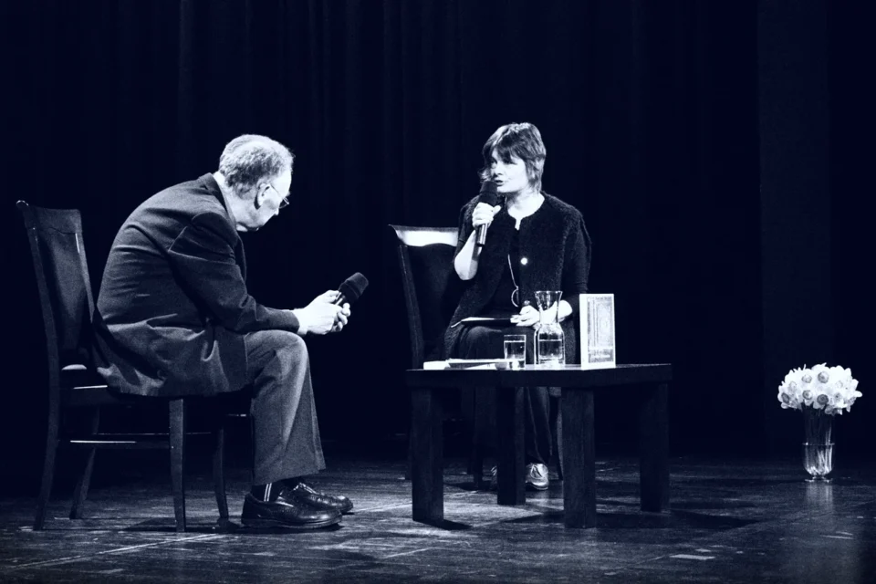 19 04 2016 LUBLIN UL JEZUICKA TEATR STARYBITWA OLITERATURE PROWADZENIE GRAZYNA LUTOSLAWSKA GOSC PROFESOR MICHAL GLOWINSKI FOT WOJCIECH NIESPIALOWSKI