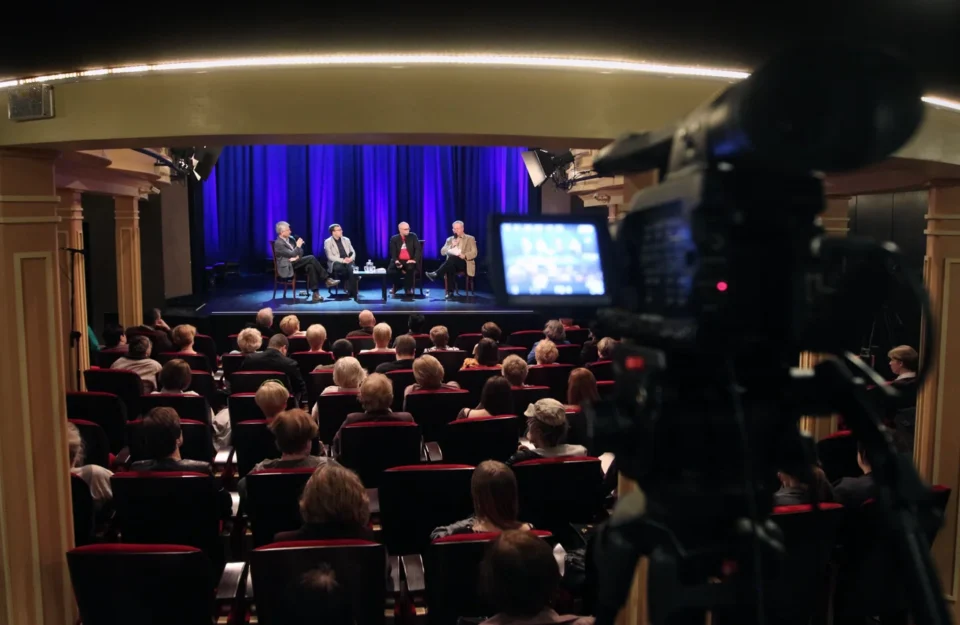 23 04 2013 LUBLIN UL JEZUICKA TEATR STARY BITWA O LITERATURE PROWADZENIE  LUKASZ DREWNIAK Z UDZIALEM EDWINA BENDYKA