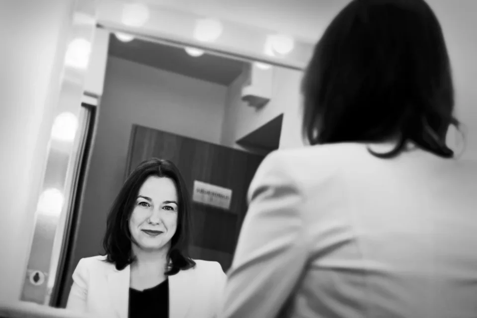 24 05 2016 LUBLIN UL JEZUICKA TEATR STARY BITWA O KULTURE - JAK PRZECZYTAC CZLOWIEKA GRAZYNA LUTOSLAWSKA I ZUZANNA GORSKA FOT WOJCIECH NIESPIALOWSKI