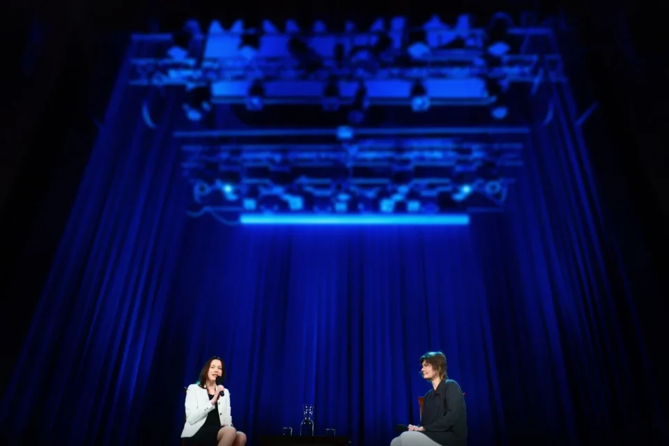 24 05 2016 LUBLIN UL JEZUICKA TEATR STARY BITWA O KULTURE - JAK PRZECZYTAC CZLOWIEKA GRAZYNA LUTOSLAWSKA I ZUZANNA GORSKA FOT WOJCIECH NIESPIALOWSKI