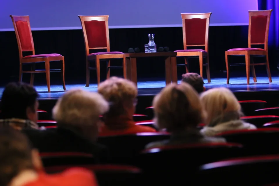 26 11 2013 LUBLIN UL JEZUICKA TEATR STARY BITWA O KULTURE - SZTUKA CZY SZTUKA SCIEMY ? FOT WOJCIECH NIESPIALOWSKI / TS