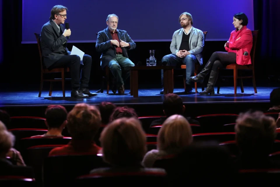26 11 2013 LUBLIN UL JEZUICKA TEATR STARY BITWA O KULTURE - SZTUKA CZY SZTUKA SCIEMY ? FOT WOJCIECH NIESPIALOWSKI / TS