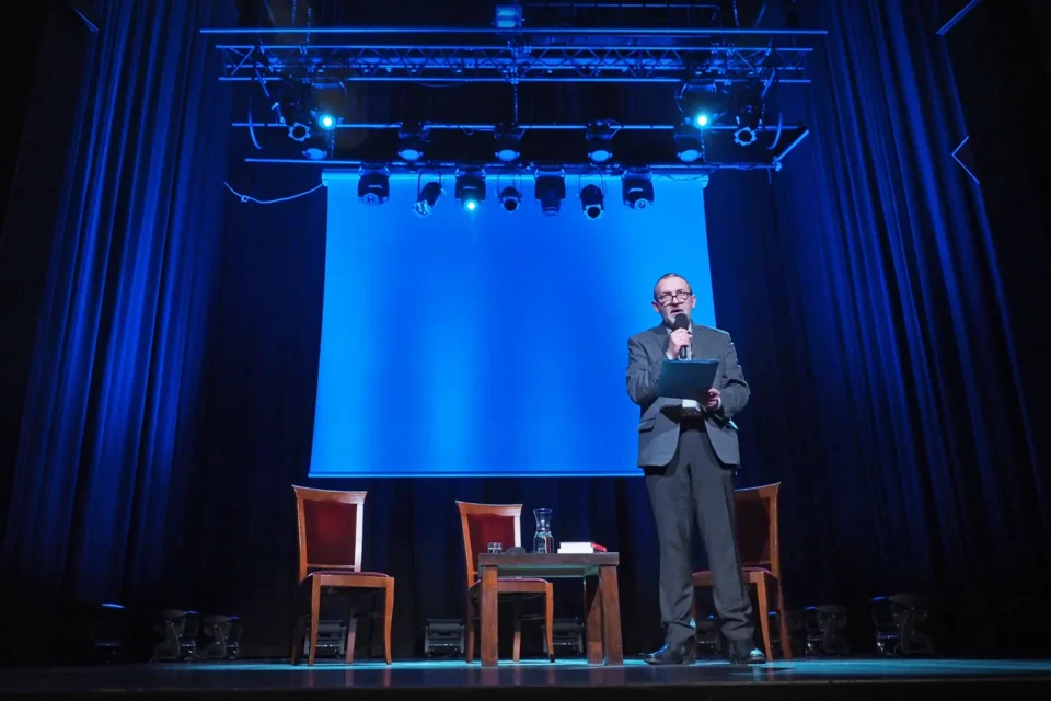 28 02 2017 LUBLIN UL JEZUICKA TEATR STARY BITWA O LITERATURE - BOB DYLAN I SPADEK PO KONTRKULTURZE FOT WOJCIECH NIESPIALOWSKI