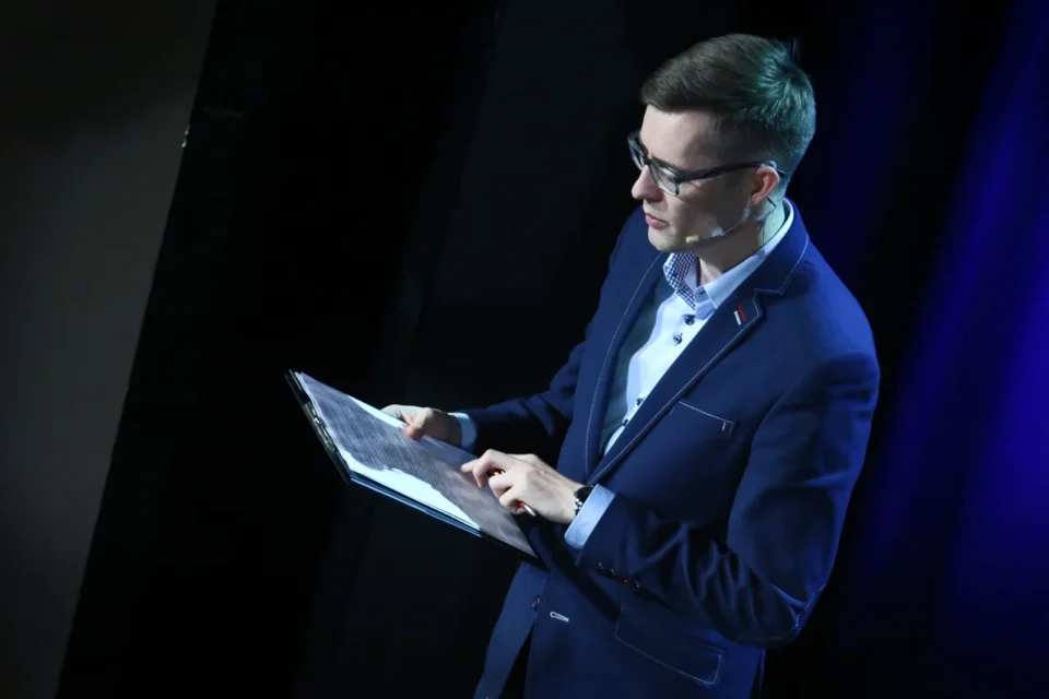 09 12 2014 LUBLIN UL JEZUICKA TEATR STARY BITWA O LITERATURE PROWADZENIE LUKASZ DREWNIAK GOSC SZCZEPAN TWARDOCH FOT WOJCIECH NIESPIALOWSKI / TS