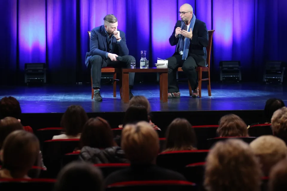 09 12 2014 LUBLIN UL JEZUICKA TEATR STARY BITWA O LITERATURE PROWADZENIE LUKASZ DREWNIAK GOSC SZCZEPAN TWARDOCH FOT WOJCIECH NIESPIALOWSKI / TS