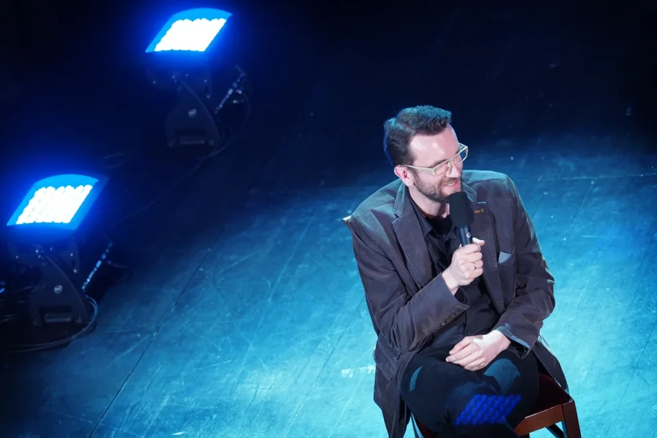 18 05 2015 LUBLIN ULJEZUICKA TEATR STARY KINO W TEATRZE STARYM FILM: BOGOWIE - ROZMOWA PO SEANSIE Z TOMASZEM KOTEM  FOT WOJCIECH NIESPIALOWSKI / TS