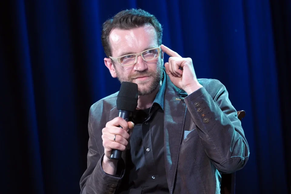 18 05 2015 LUBLIN ULJEZUICKA TEATR STARY KINO W TEATRZE STARYM FILM: BOGOWIE - ROZMOWA PO SEANSIE Z TOMASZEM KOTEM  FOT WOJCIECH NIESPIALOWSKI / TS