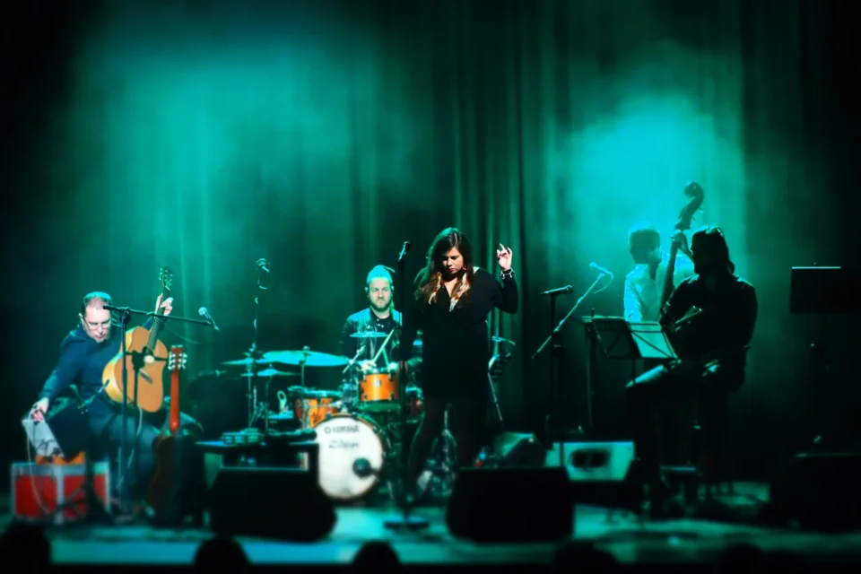 19 10 2016 LUBLIN UL JEZUICKA TEATR STARY KONCERT MONIKA BORZYM " BACK TO THE GARDEN "PIOSENKI JONI MITCHEL FOT WOJCIECH NIESPIALOWSKI