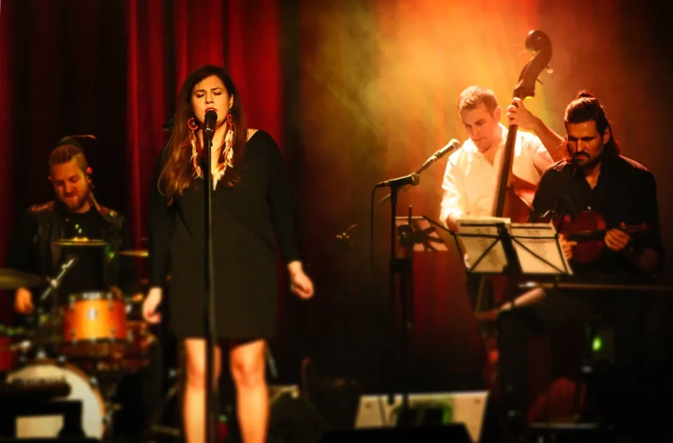 19 10 2016 LUBLIN UL JEZUICKA TEATR STARY KONCERT MONIKA BORZYM " BACK TO THE GARDEN "PIOSENKI JONI MITCHEL FOT WOJCIECH NIESPIALOWSKI