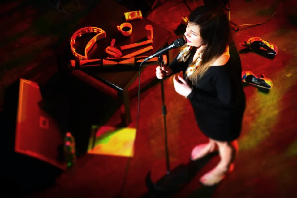 19 10 2016 LUBLIN UL JEZUICKA TEATR STARY KONCERT MONIKA BORZYM " BACK TO THE GARDEN "PIOSENKI JONI MITCHEL FOT WOJCIECH NIESPIALOWSKI