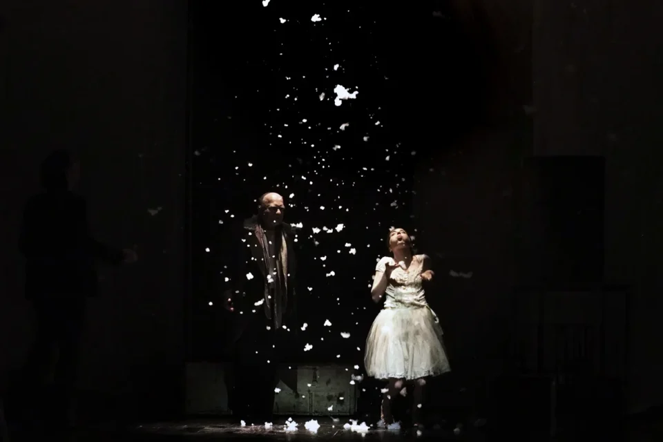 OLYMPUS DIGITAL CAMERA          16 02 2016 LUBLIN TEATR STARY BURZA wg Williama Shakespeare'a / Studio Teatralne Kolo i Teatr Ochoty / Warszawa Wystepuja: Maria Pawlowska