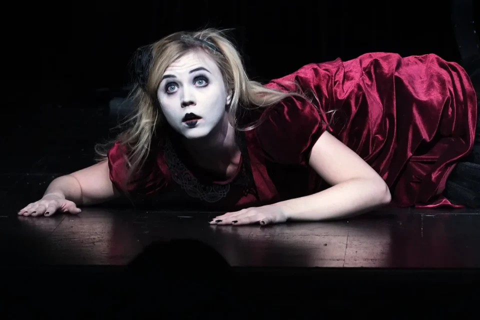 04 10 2016 LUBLIN TEATR STARY Calineczka dla dorosłych  Teatr Montownia / Warszawa FOT DOROTA AWIORKO