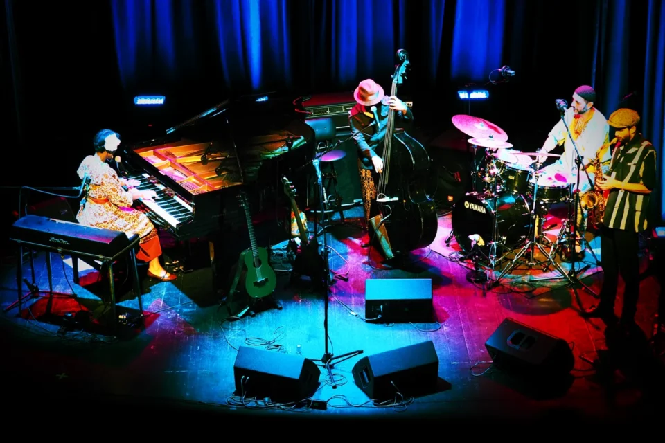 11 11 2015 LUBLIN UL JEZUICKA TEATR STARY KONCERT CARMEN SOUZA & THEO PASCAL „ EPISTOLA " FOT WOJCIECH NIESPIALOWSKI / TS