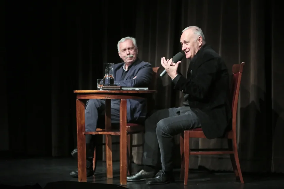 25 04 2016 LUBLIN UL JEZUICKA TEATR STARYPROMOCJA KSIAZKI JACKA CYGANA FOT WOJCIECH NIESPIALOWSKI / TS