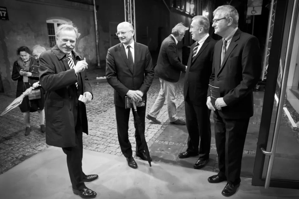 26 09 2015 LUBLIN UL JEZUICKA TEATR STARY CZAS KOBIETY - PREMIERA FOT WOJCIECH NIESPIALOWSKI / TS