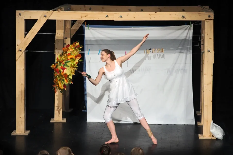 10 05 2015 LUBLIN UL JEZUICKA TEATR STARY - TEATR MALEGO WIDZA Z WARSZAWY - CZTERY PORY ROKU FOT WOJCIECH NIESPIALOWSKI / TS